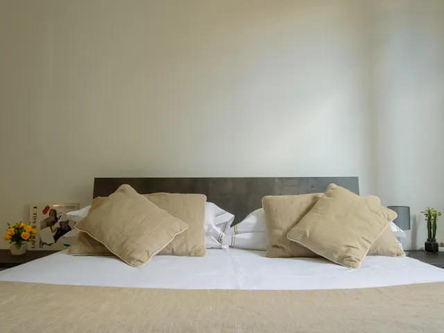 Camera Deluxe  ·  charlotte