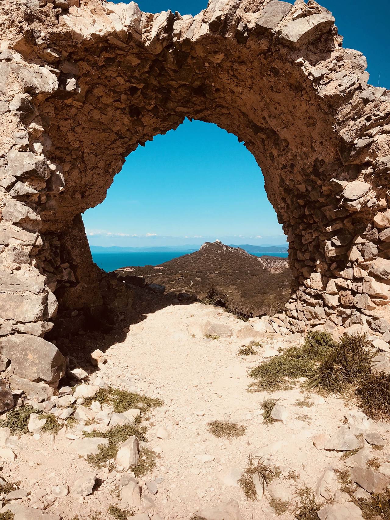 Acque cristalline ideali per escursioni in barca all'Argentario